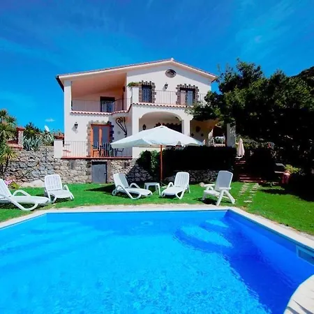 Termini-sant'agata Sleeps 17 Pool Wifi Villa